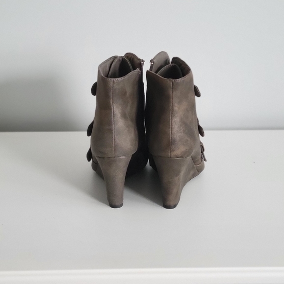 ✨️ BOGO Free ✨️Wedge ankle booties - Picture 3 of 5
